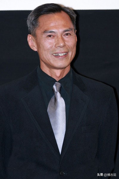 张耀扬带女友现身,张耀扬和富婆唱歌