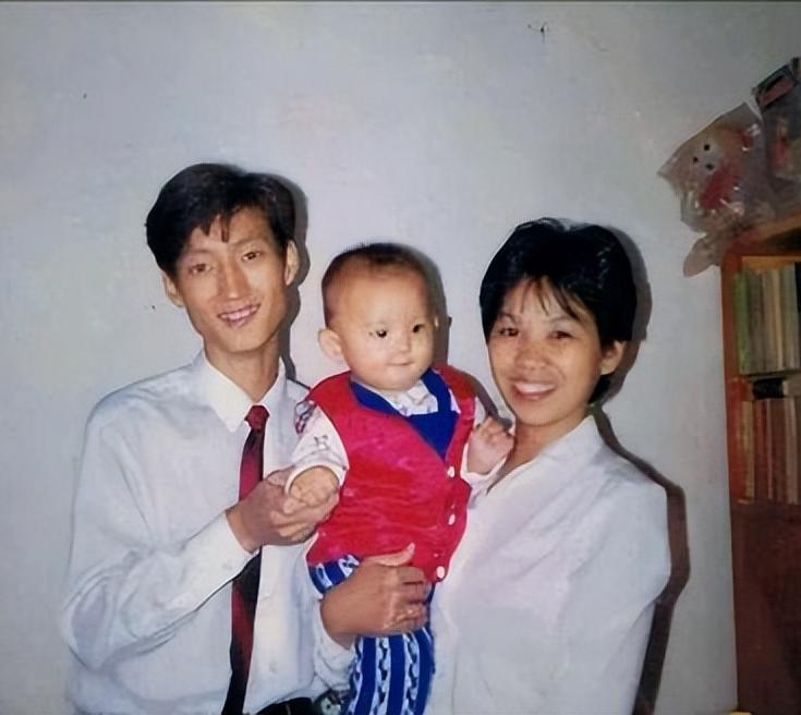 惊艳泳坛宁泽涛26岁退役现状,宁泽涛从泳坛退役后转战高尔夫