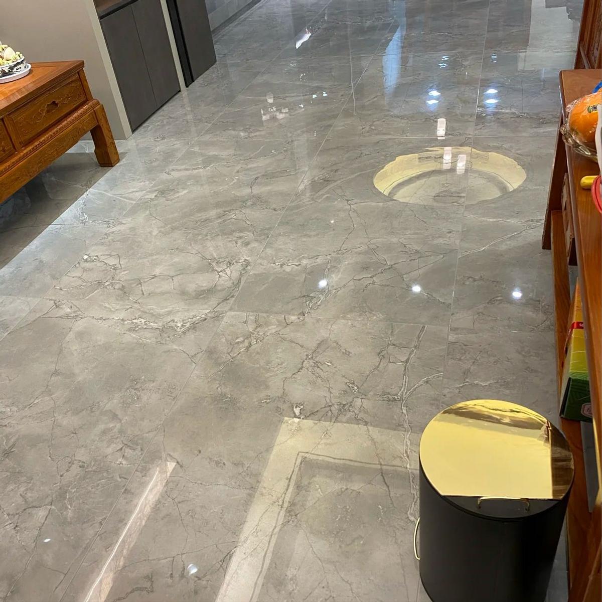 客厅地面铺抛釉砖好还是通体砖好,客厅铺抛釉瓷砖好还是通体好