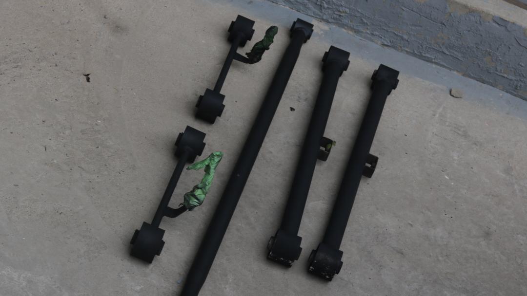 老旧丰田霸道修复,04年丰田霸道翻新改造全过程