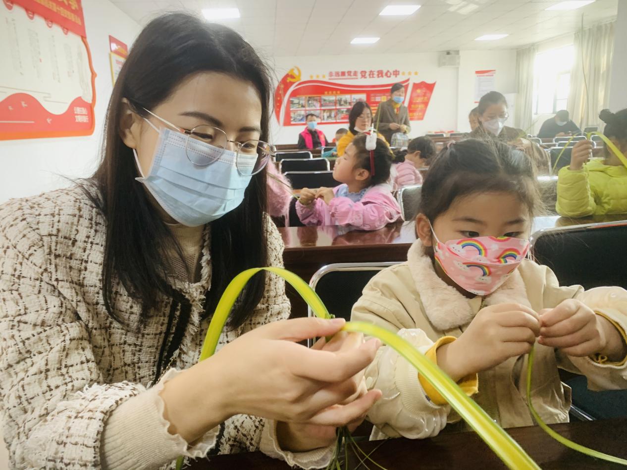 “童心向*党**幸福成长”活动以花之名，致敬母亲