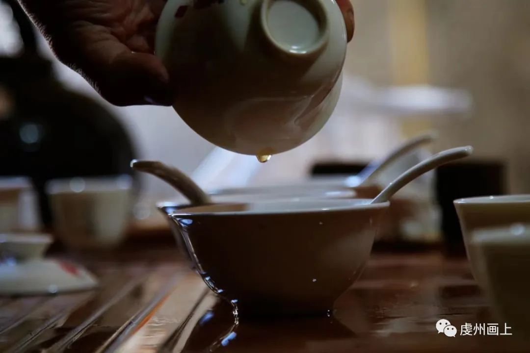 画上原唱版,乌龙茶里闹乌龙