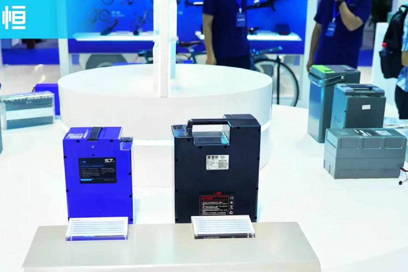 电动车电池品牌天能和超威哪个好,电动车电池买超威还是旭派