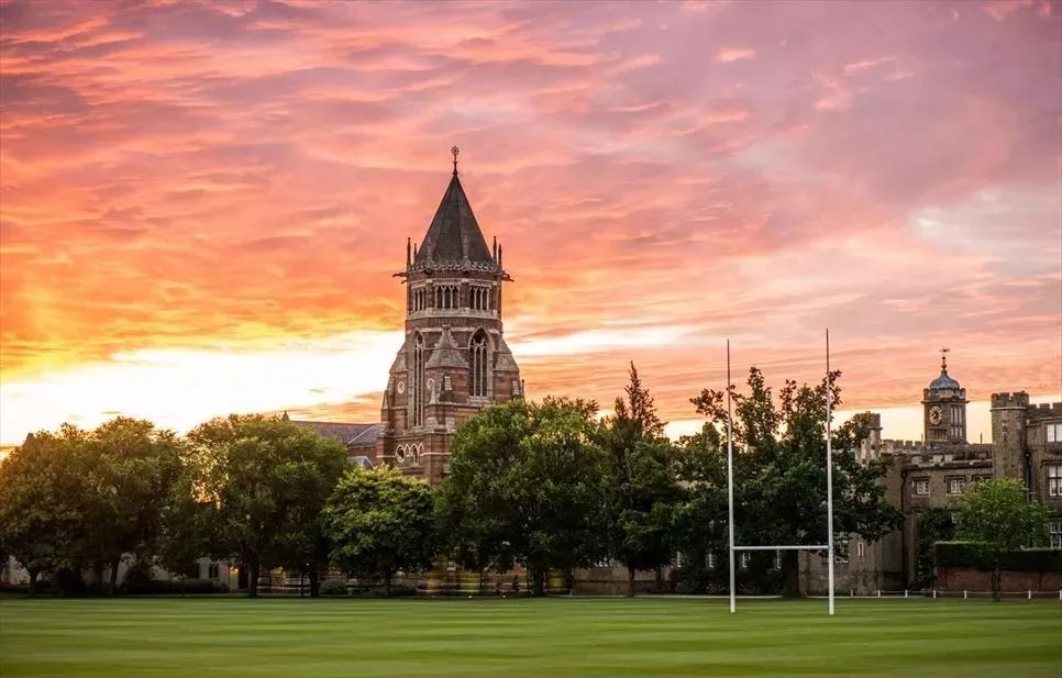 英国王室怎样住进白金汉宫,英国哈罗国际入学条件