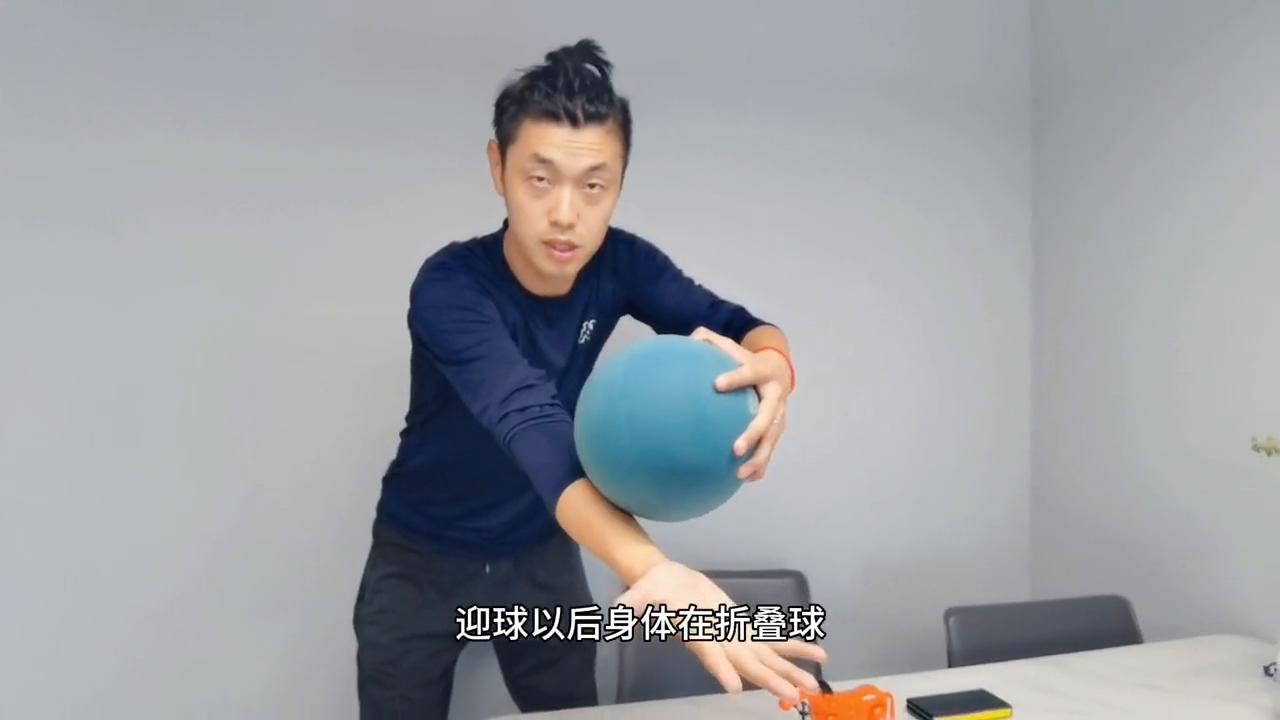 守门员十大最不可思议的扑救方式,守门员接半高球手型