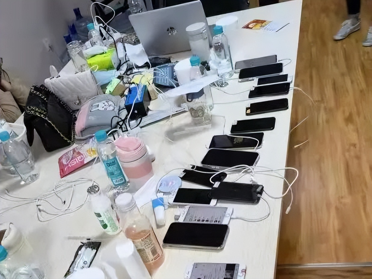 转发这条锦鲤下一句,转发这条锦鲤是什么梗