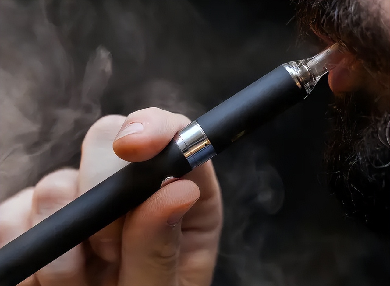 这六种香烟尽量不要抽了有害健康,吸烟人注意了几种烟列入黑名单