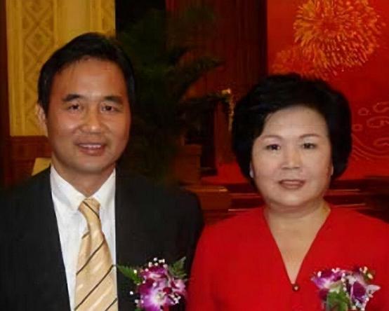 事实证明,央视没选错人,新闻主持邢质斌可以不要名和利