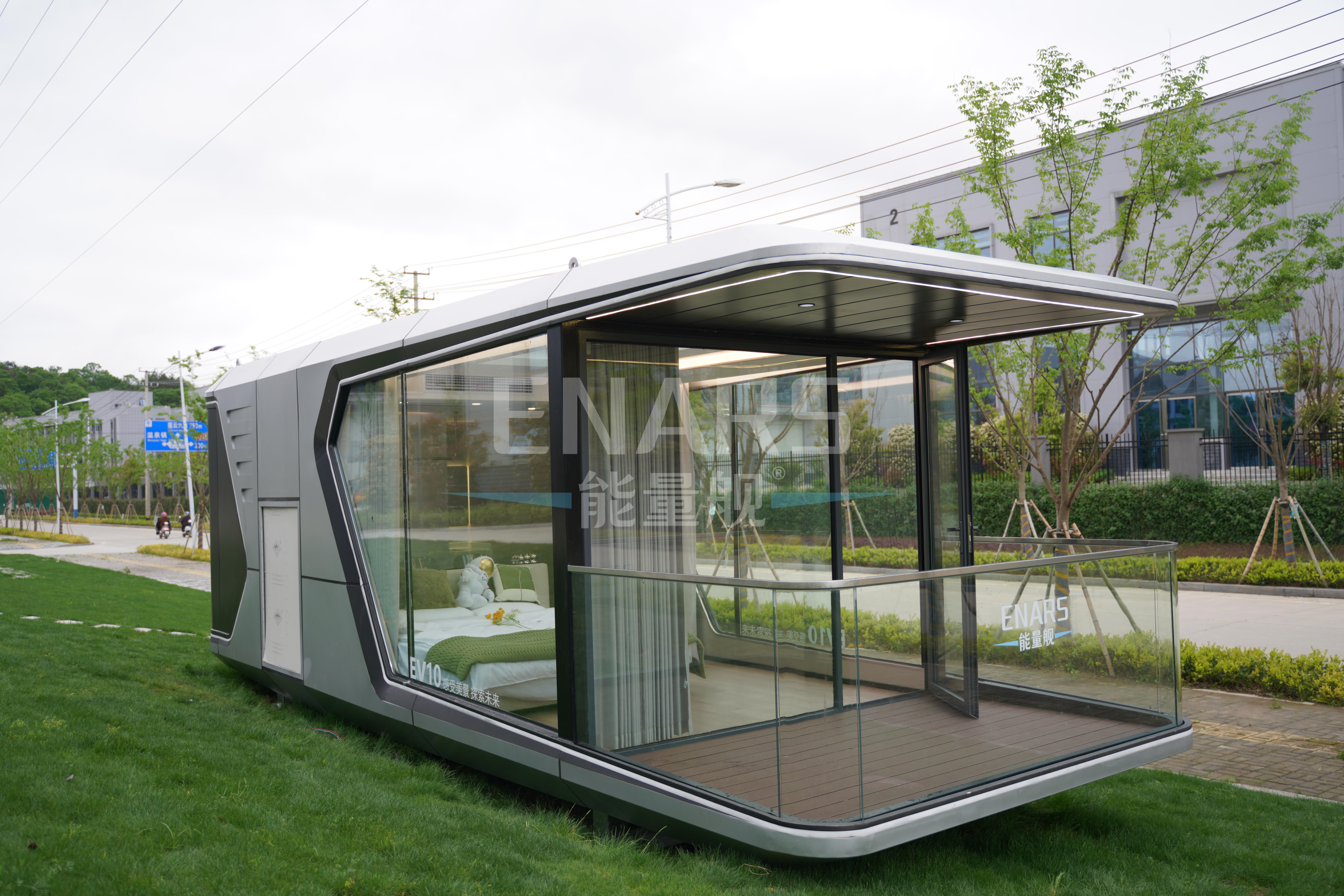 可移动太空舱民宿能量舰EV10助力深入推广“智能化旅居理念”
