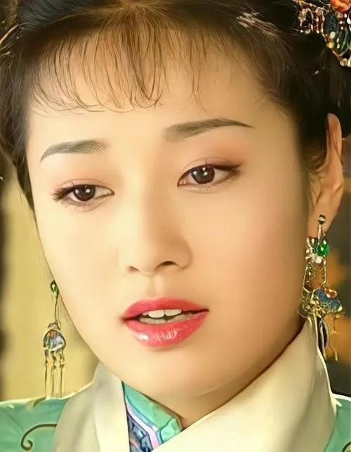 最具美人脸的十位女星,蒜头鼻小眼睛方脸却很漂亮的女星