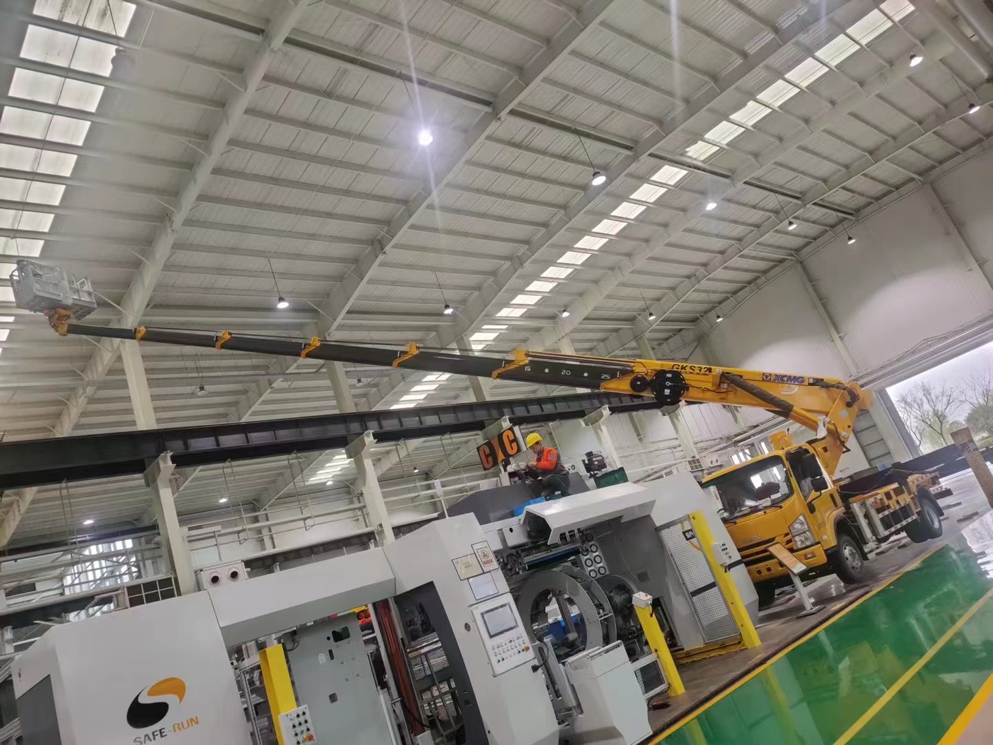 高空车怎么操作,高空车怎么操作教程