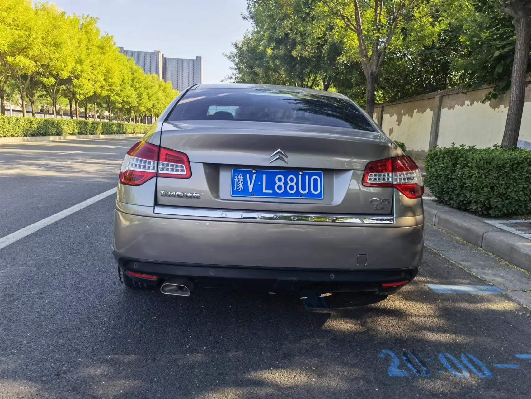 11年的雪铁龙c5还值得买吗,2.0的雪铁龙c5值得买吗