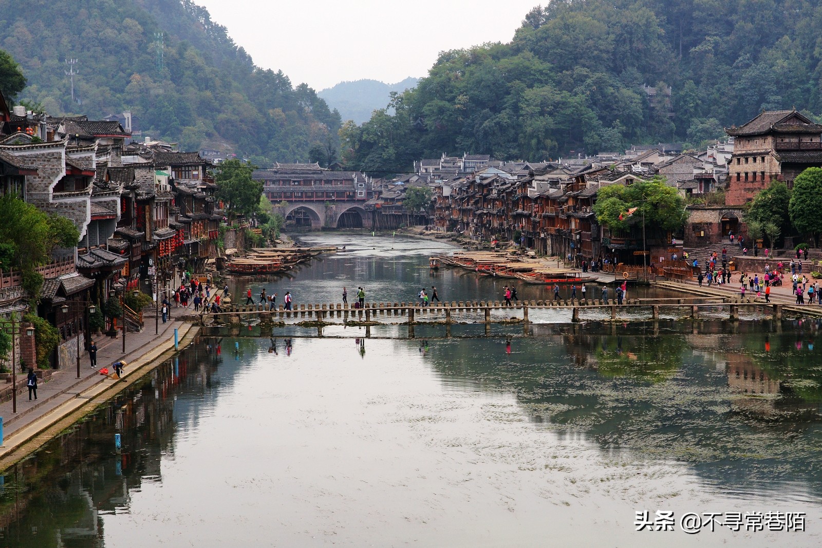 这里有许多历史悠久的古镇,从历史中走来的古镇