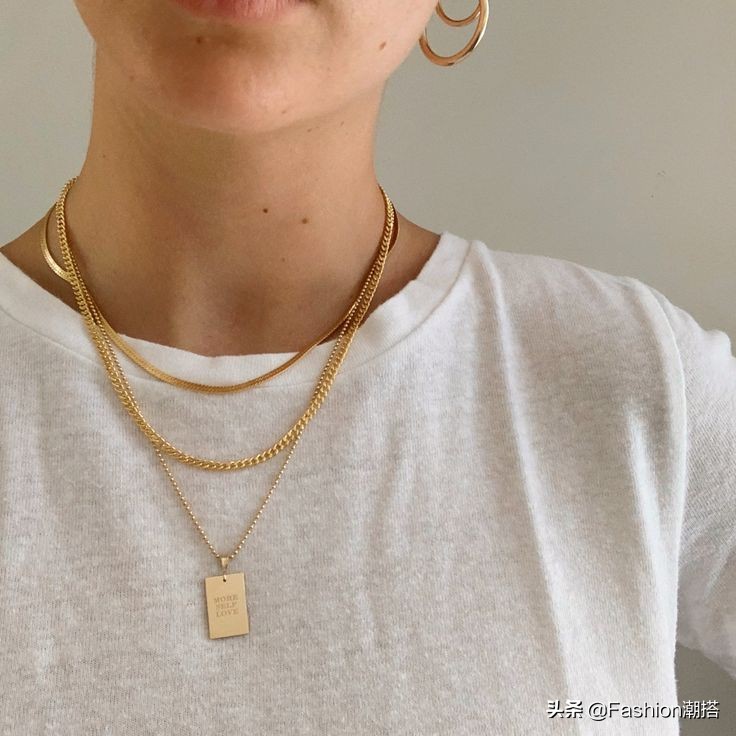 公认最好看的小众配饰搭配,5件饰品让你的搭配走向时尚