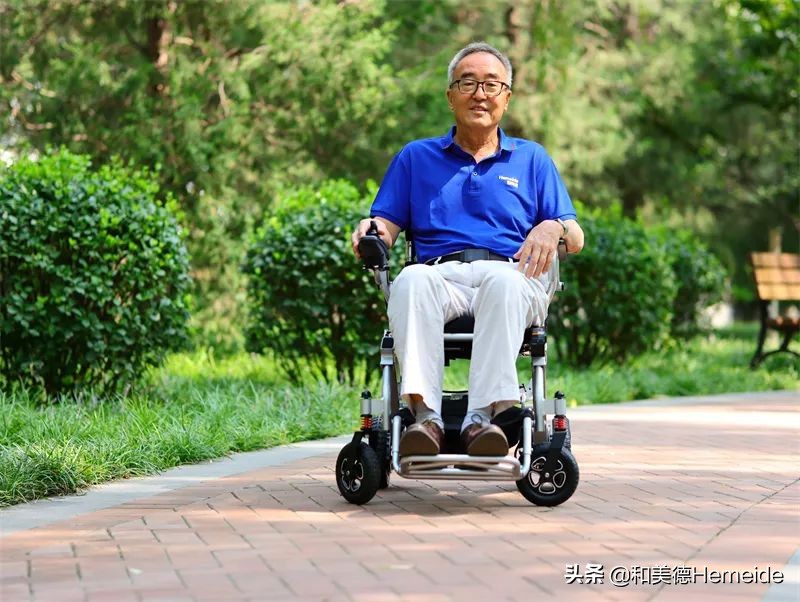 比较英洛华5521和5513电动轮椅,最新款英洛华电动轮椅车