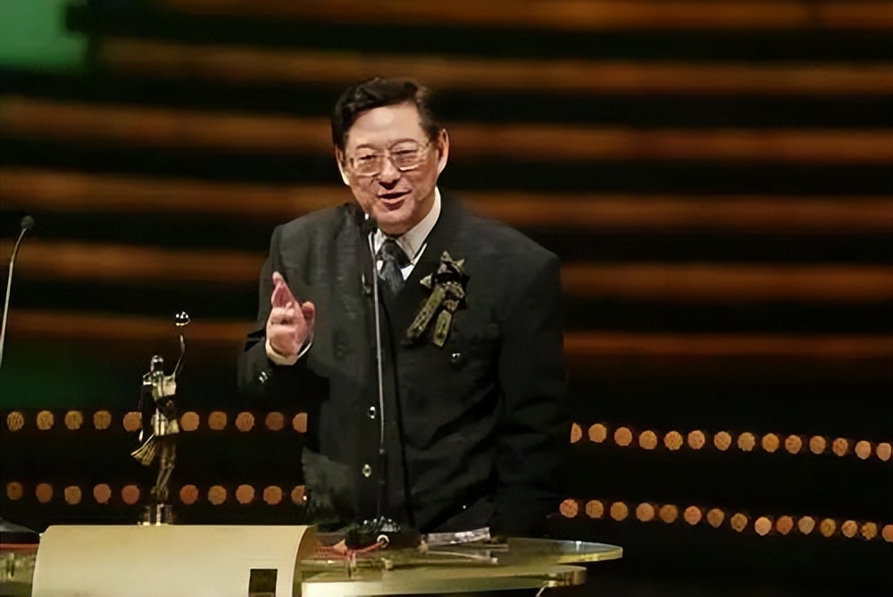 醒醒吧，没有了这一眼万年的“性感”，拯救香港电影就是自我欺骗