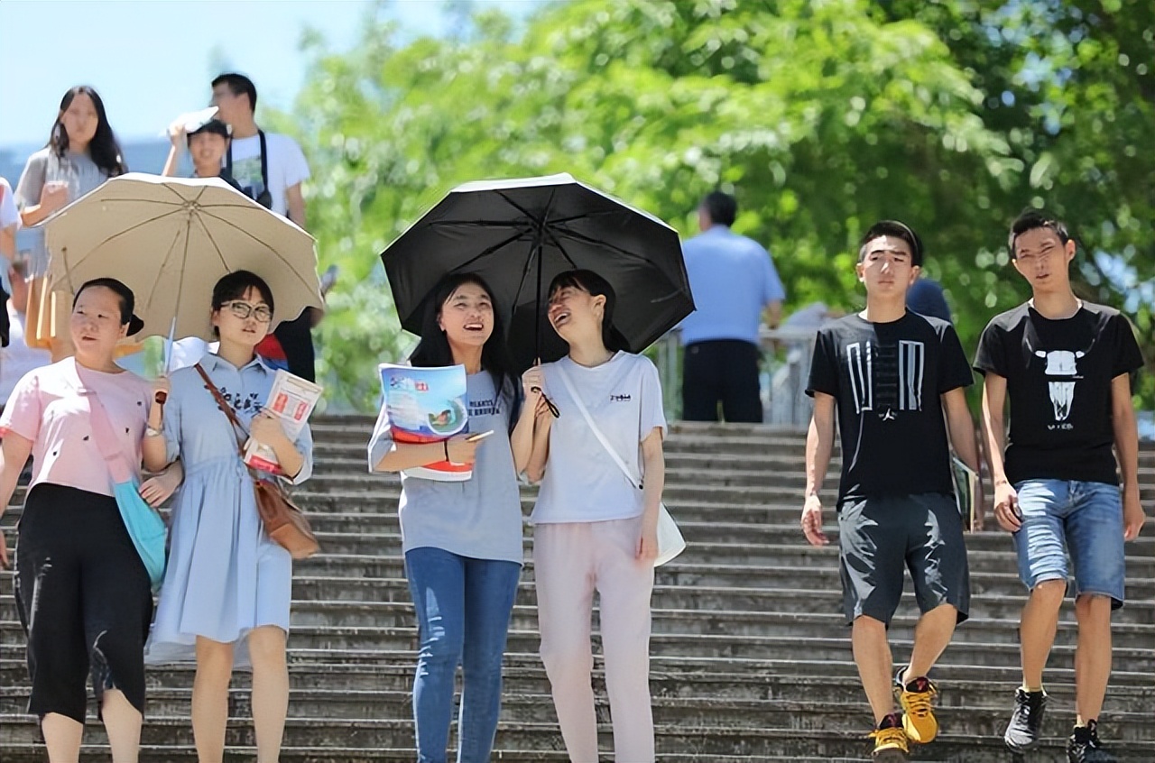 文科和理科哪个更需要思考,如何正确地看待文科和理科