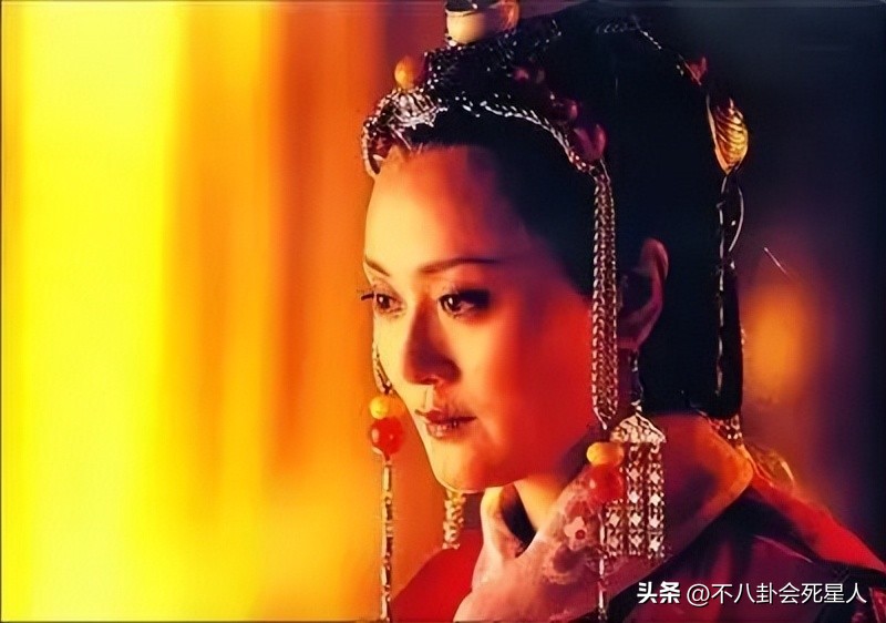 8位老牌明星晚年回归普通人生活,5位移居国外明星现状