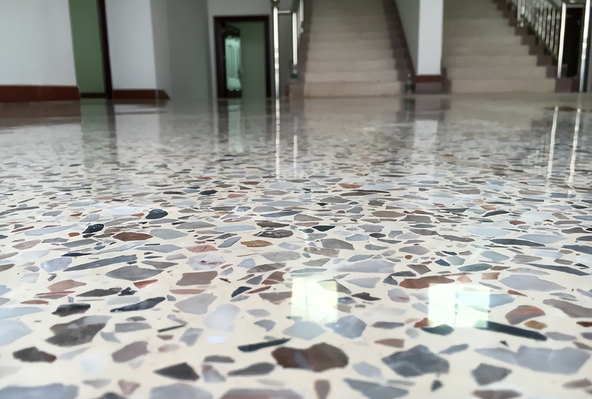 水磨石地面缺陷修复,水磨石地面现在还流行吗