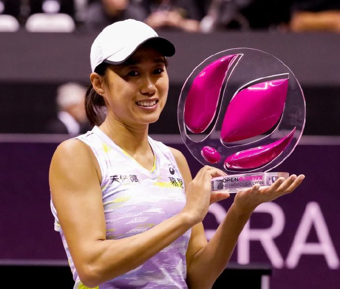 德约22冠追平纳豆成GOAT,捷克强档成功卫冕连夺三大满贯