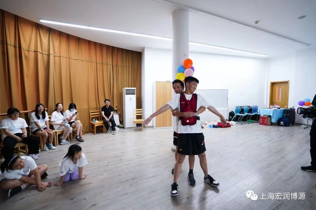 上海宏润博源学校英语与领导力夏令营第一期