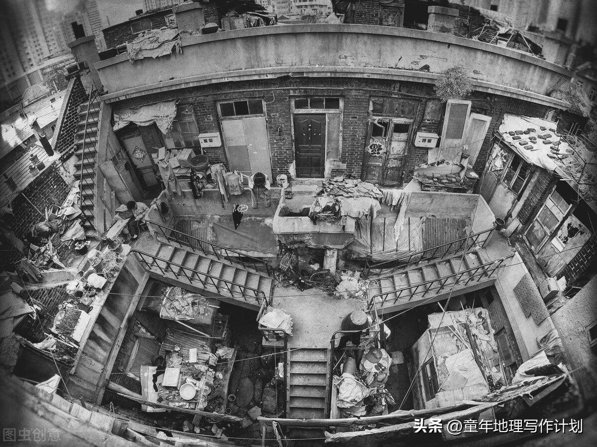 童年地理||张文泰|大连西岗区街心公园的旋转木马和少年伙伴