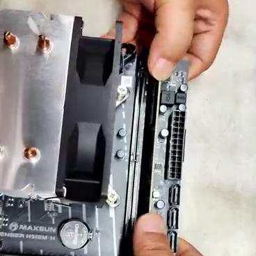 电脑内存条拔插教程,电脑内存条怎么拔插