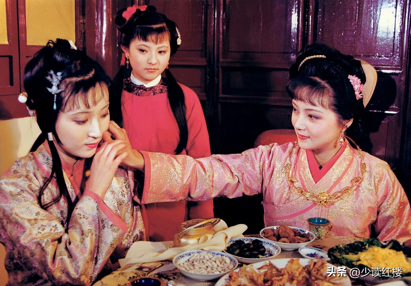 红楼梦的深度解读及感悟,红楼梦小说到底有多牛