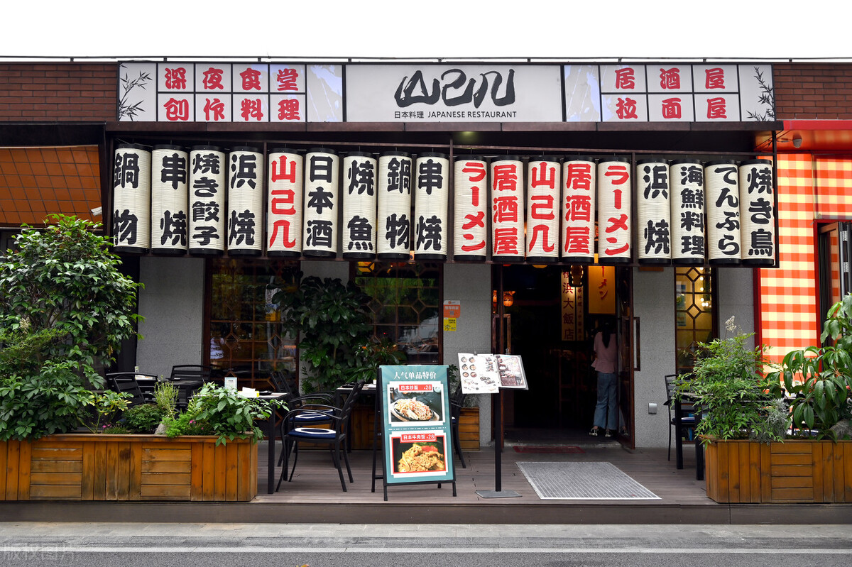 日本人为什么去实体店消费,为什么日本人喜欢购买国货