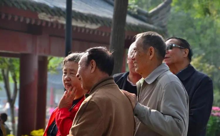 年轻人和老年人观念真的不一样,老年人和年轻人的消费行为差异