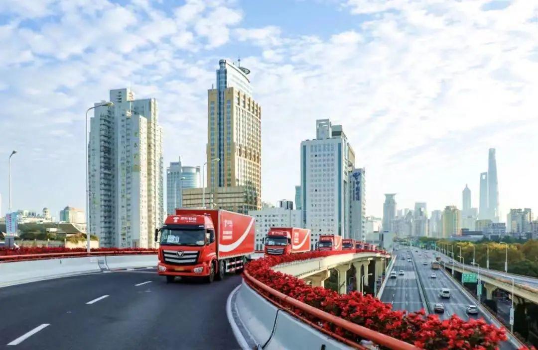 卖衣服薄利多销,买衣服京东唯品会