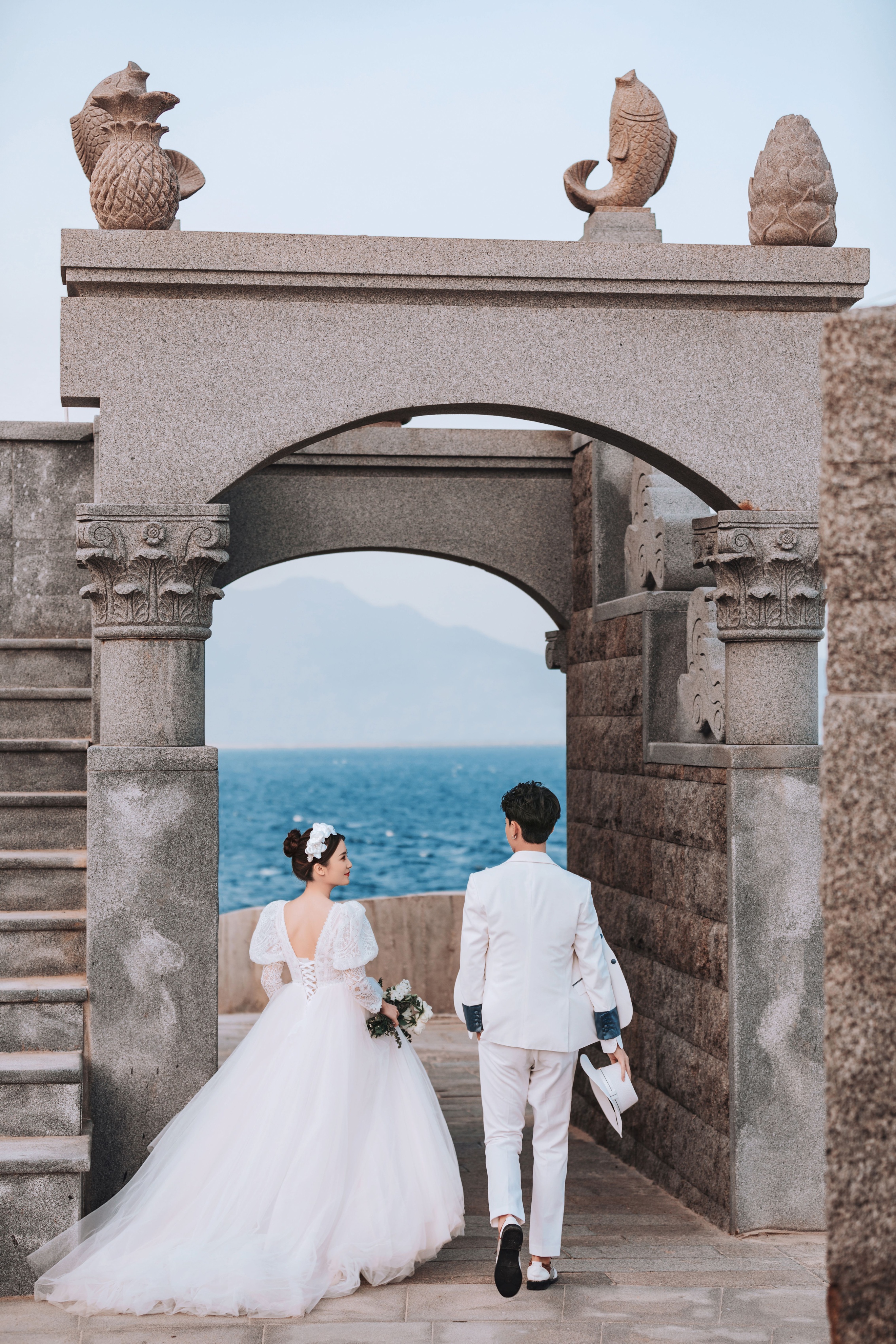 旅拍婚纱照去青岛还是三亚比较好,铂爵旅拍婚纱照三亚拍摄风格