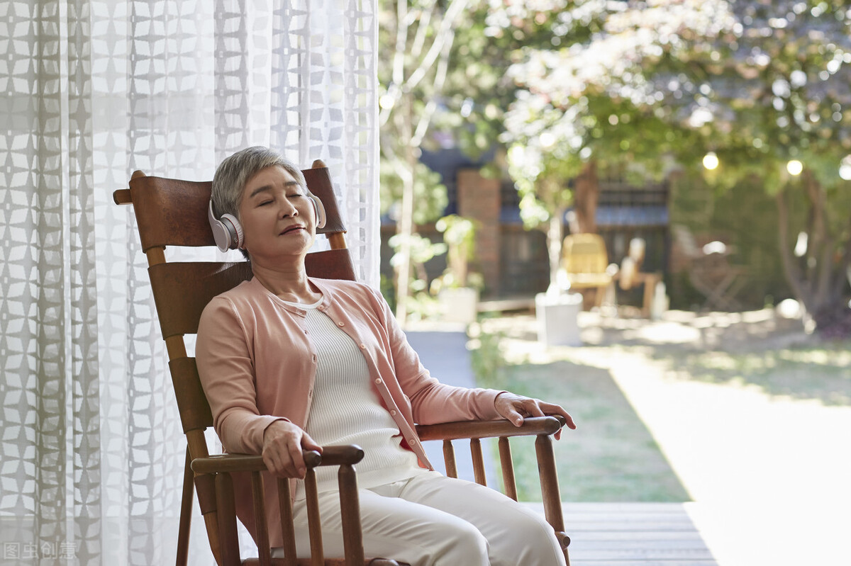 为什么老人越活越通透,老人到老为什么会糊涂