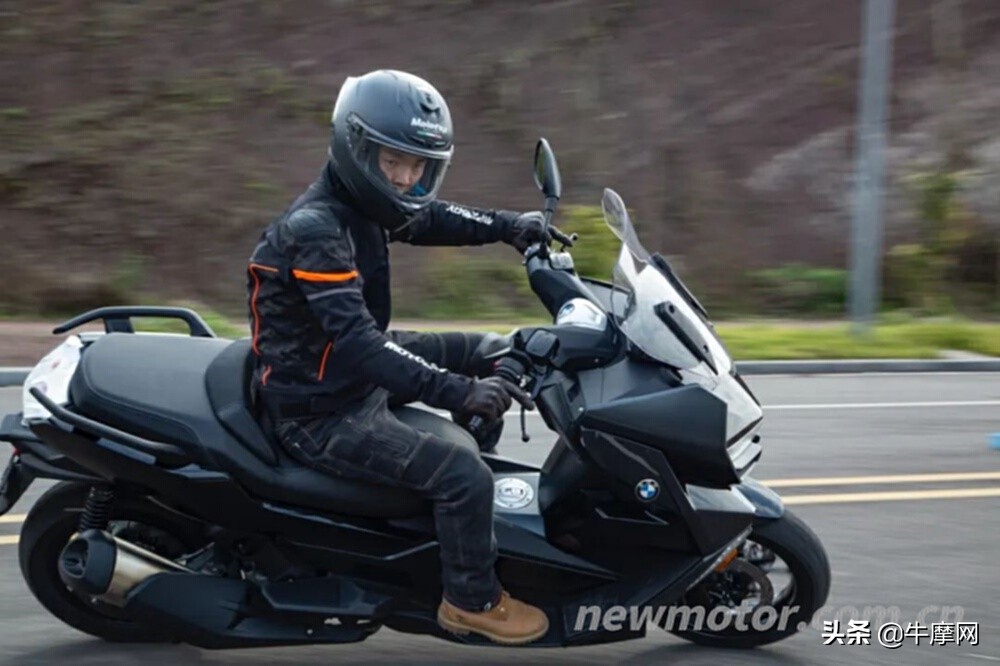 无极SR4Max｜宝马C400GT｜光阳赛艇S350横评（下）：出道即巅峰？