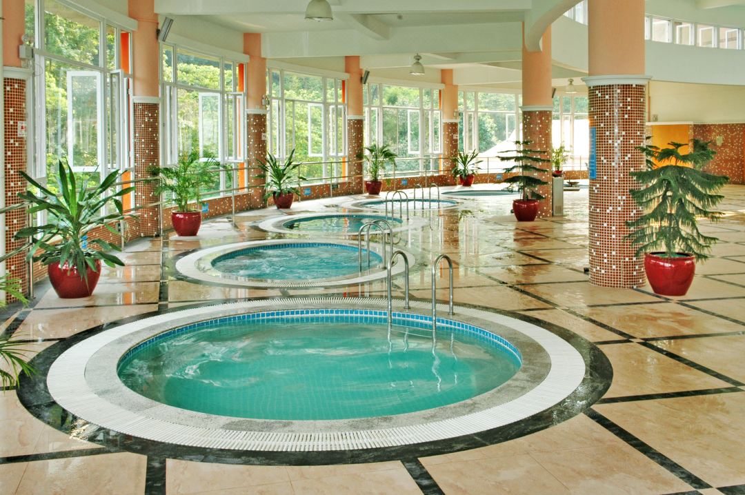 广东温泉宾馆温泉介绍,广东温泉酒店的温泉哪几家是真的