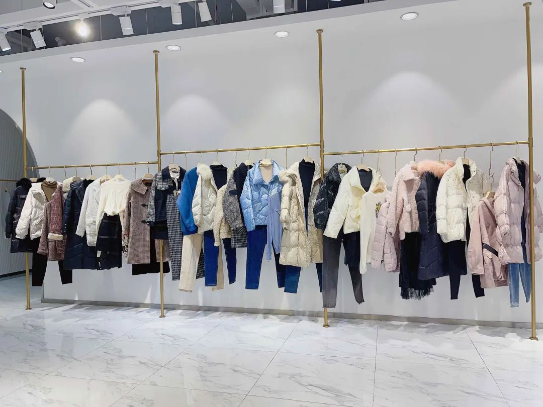 素帛女装有羽绒服吗,素帛冬装长款