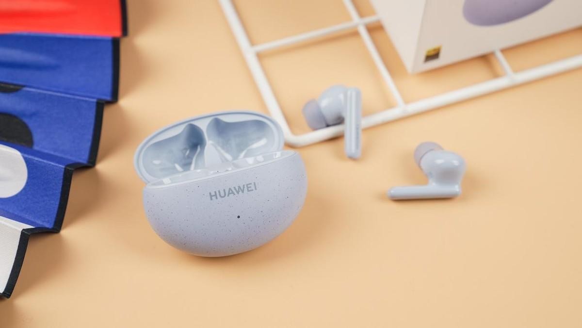 华为freebuds5i跟荣耀亲选,华为freebuds5至臻版和pro