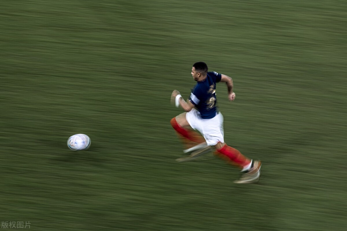 足球ac米兰近况,姆巴佩和梅西ac米兰