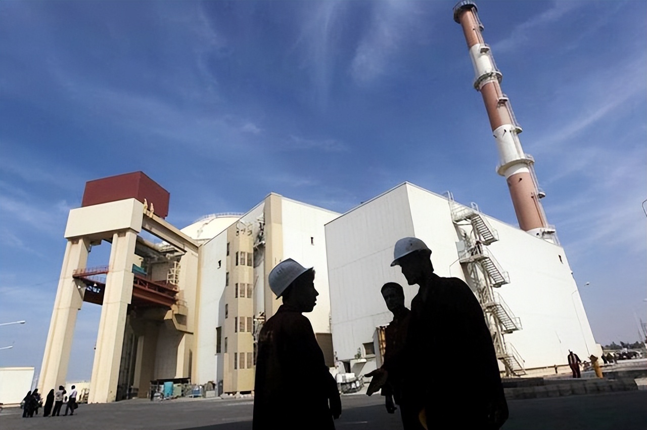 目前美国敢不敢对伊朗动武,美国为何不敢对俄动武