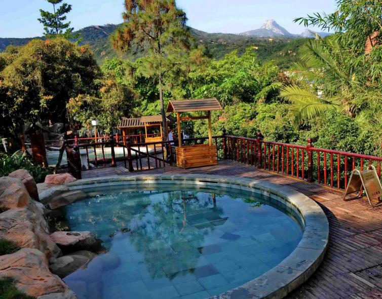 山东适合冬天泡温泉的景点,山东温泉旅游景点推荐