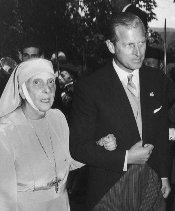 菲利普亲王的苦命母亲,菲利普亲王苦命却伟大的母亲