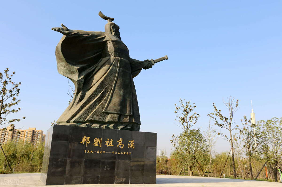 别为难国足了！它并没有那么差！不争气的，只是男人而已