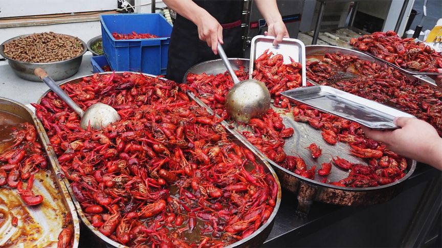 江西吃小龙虾,小伙79元自助吃80斤小龙虾