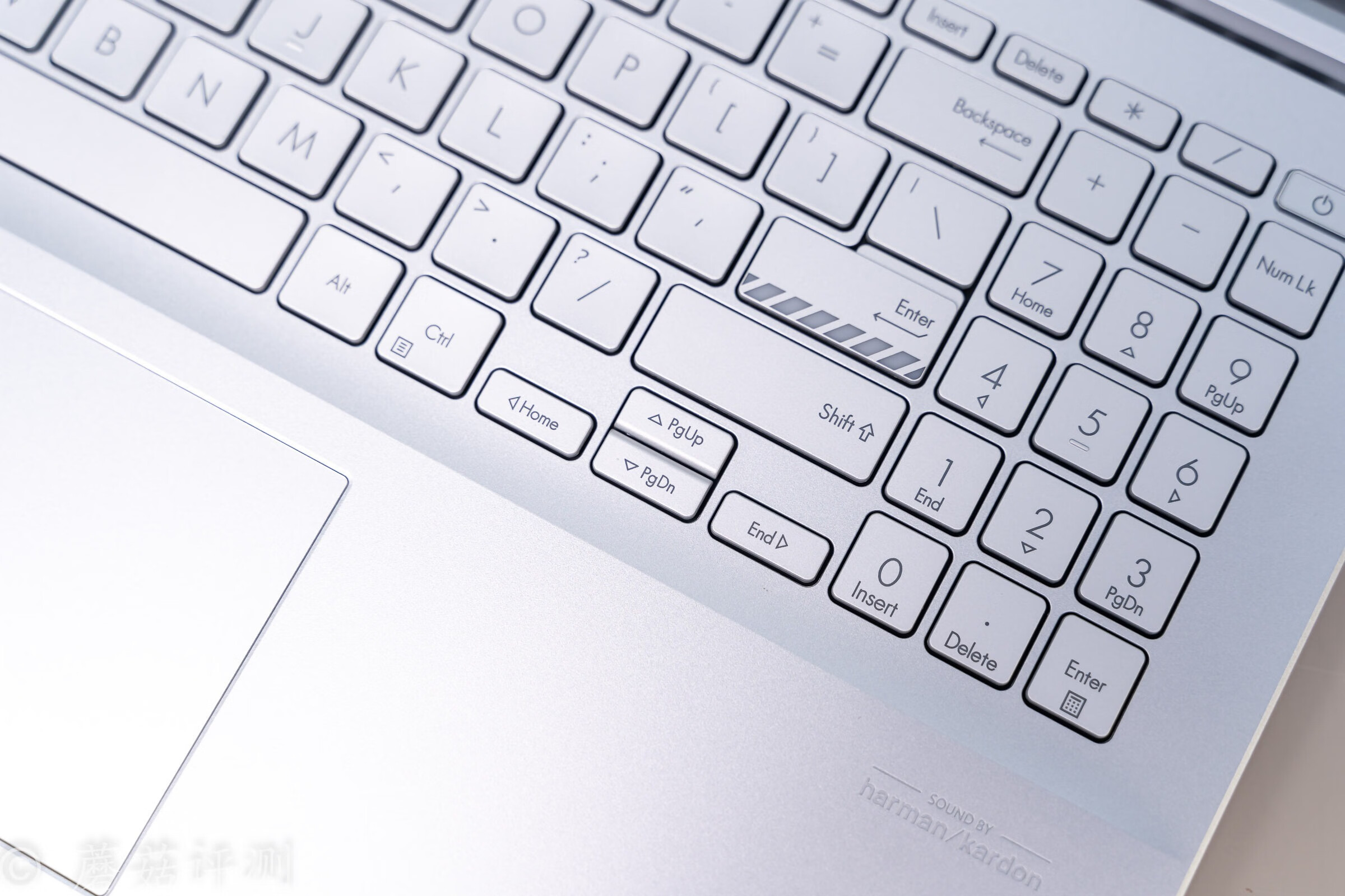 华硕无畏pro15锐龙版和灵耀pro14,轻薄本华硕无畏pro15游戏测评