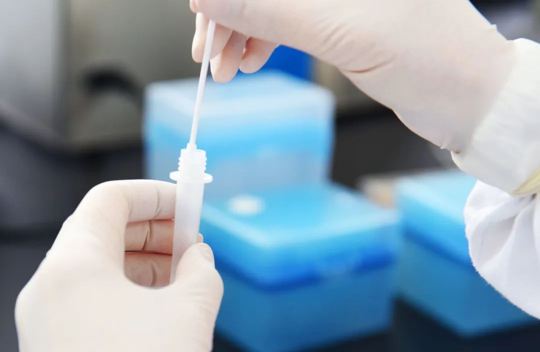 紧紧围绕发热症状人员，紧锣密鼓做好防治工作！市防疫指挥部召开第139次工作视频会商会