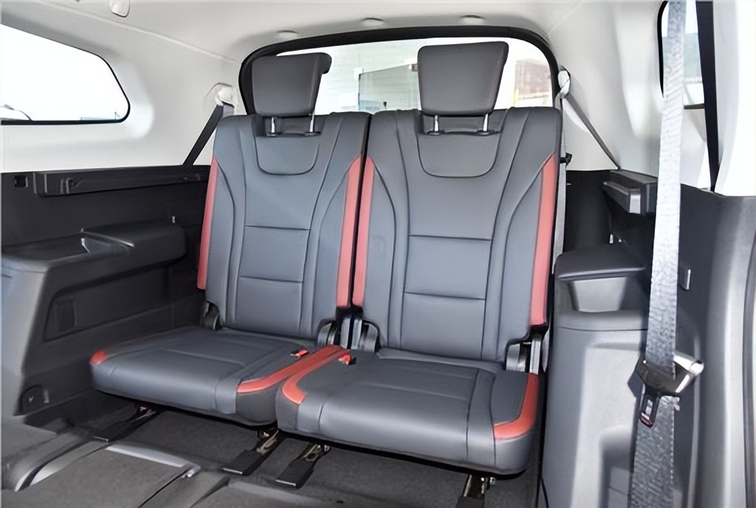 风行t5盛世版1.8t七座手动,风行t5盛世版后排放倒空间多少