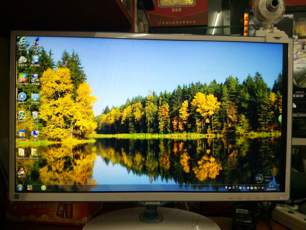 电脑显示器画面显示不完整怎么办,电脑突然显示器不能满屏怎么解决