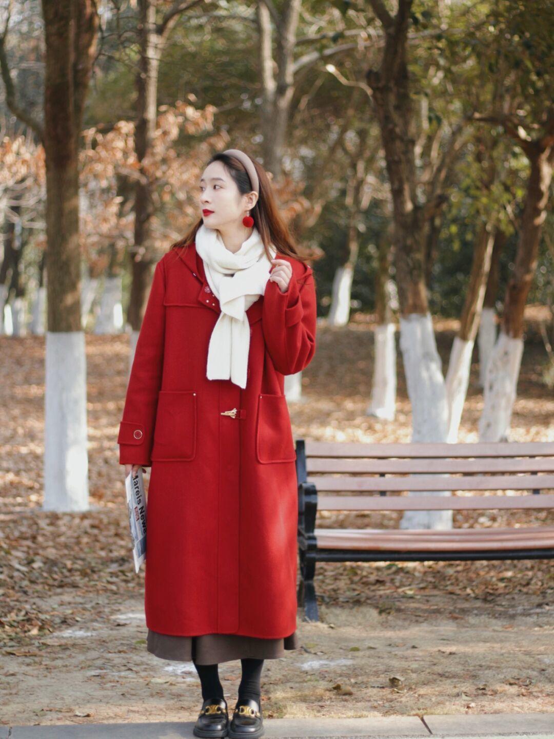 大衣配半身裙什么裙子最好看,大衣搭配什么半身裙才好看