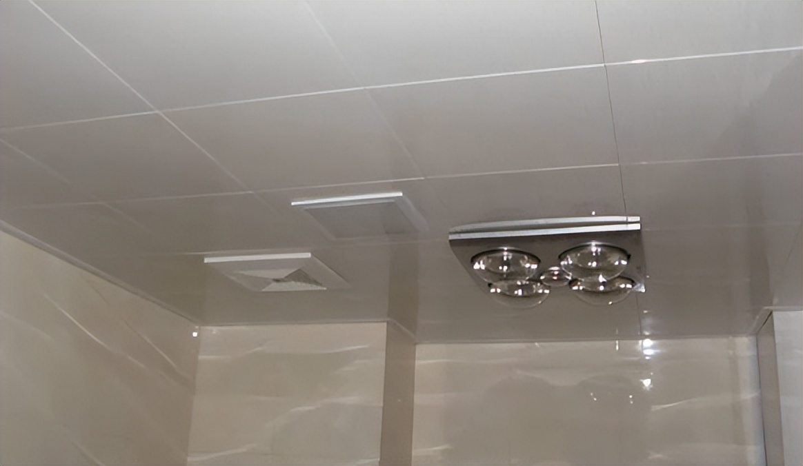 卫生间漏水修理过后还漏水,卫生间白天不漏水晚上漏水严重