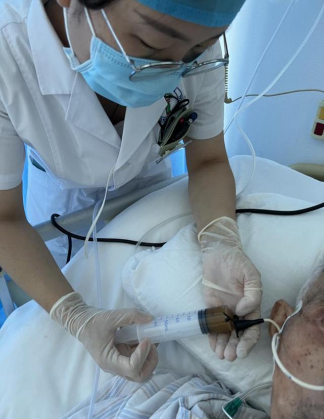 百岁老人腹痛便秘数天查出直肠癌,90岁前老人拉肚子多次便血